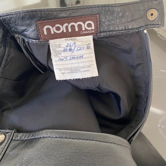 Genuine Leather Skirt in perfect condition - Picture 3 of 3